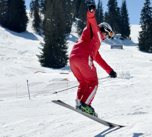 chateau-oex-gstaad-rougemont-saanen-ski-lessons-unterricht-les-ski-cours-group-groep-collectif-prive-privat-ski-school-ecole-vaud-suisse-schweiz-switzerland