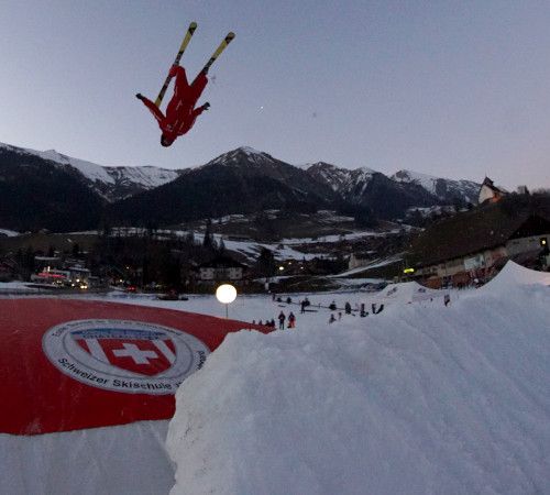 chateau-oex-gstaad-rougemont-saanen-ski-lessons-unterricht-les-ski-cours-group-groep-collectif-prive-privat-ski-school-ecole-vaud-suisse-schweiz-switzerland